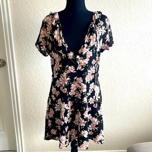 Short Flower Dress. Forever 21.